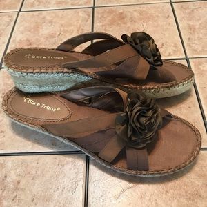 New w/o tags Bare Traps shoes